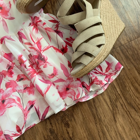 Silver Bloom pink and white dress - Picture 7 of 10